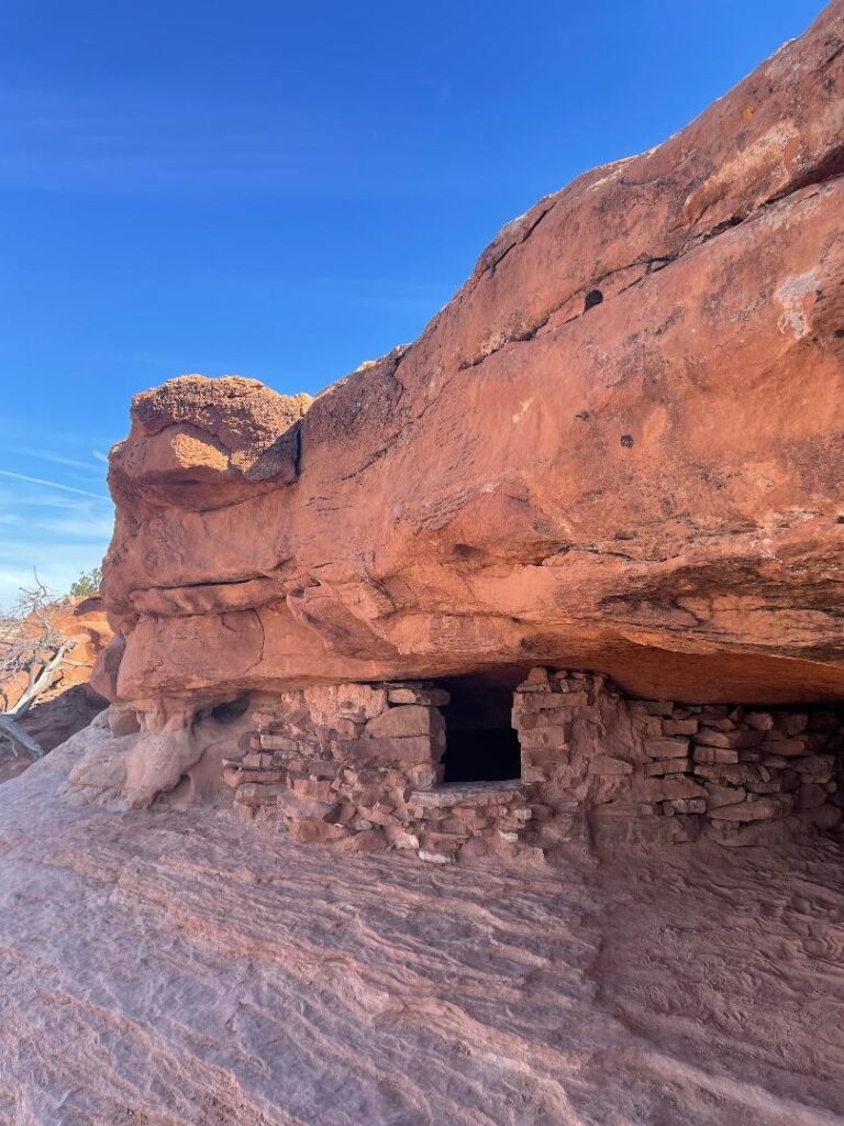 Hiking in Canyonland Moab, Utah