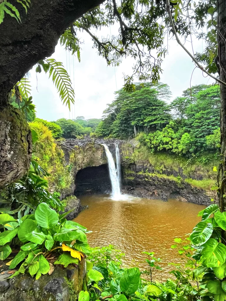 Rainbow Falls, the best of Hawaii
