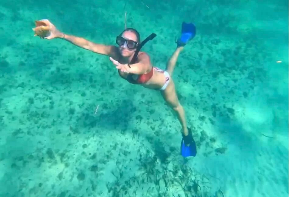 conch diving in San Pedro